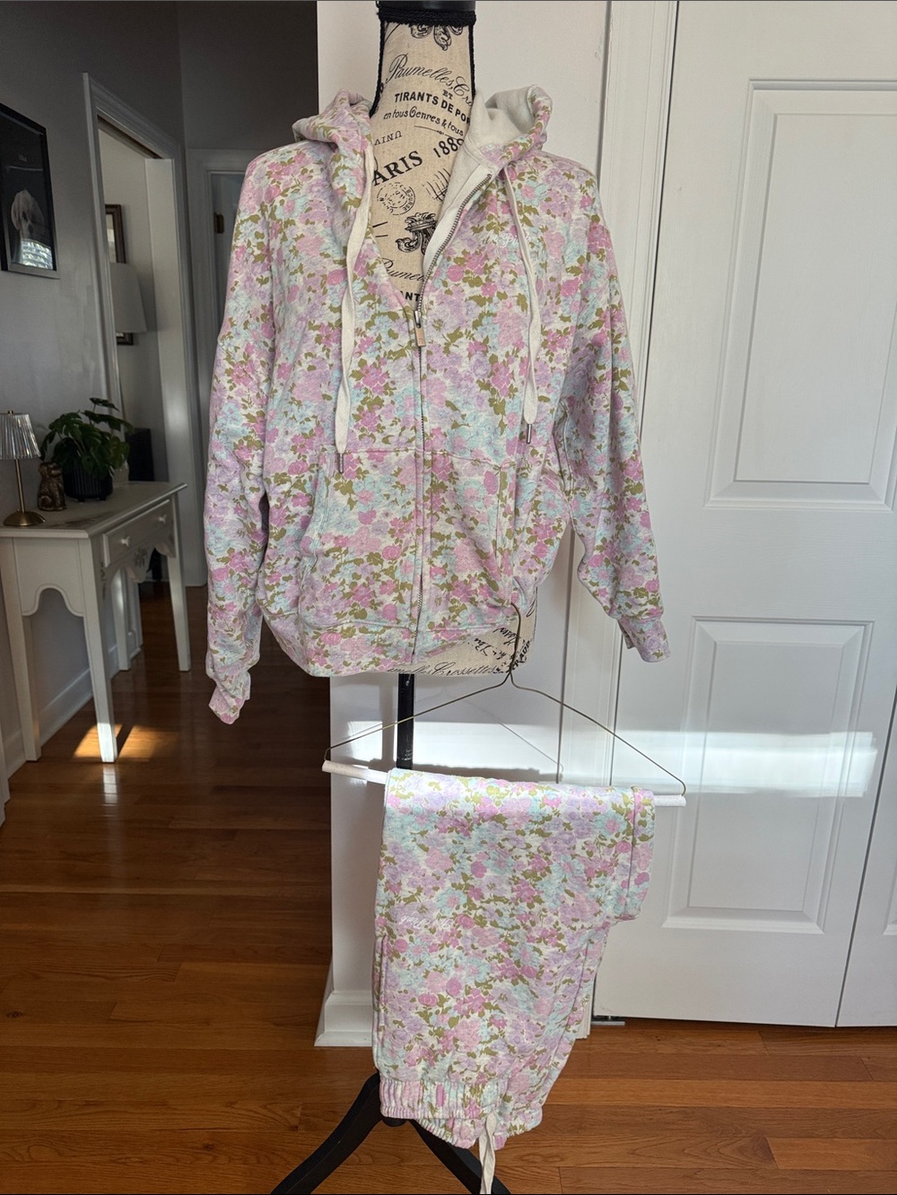 PINK Victoria's Secret Pastel Floral Hooded Fleece Set - Pink, Green, Cream - Picture 3 of 9
